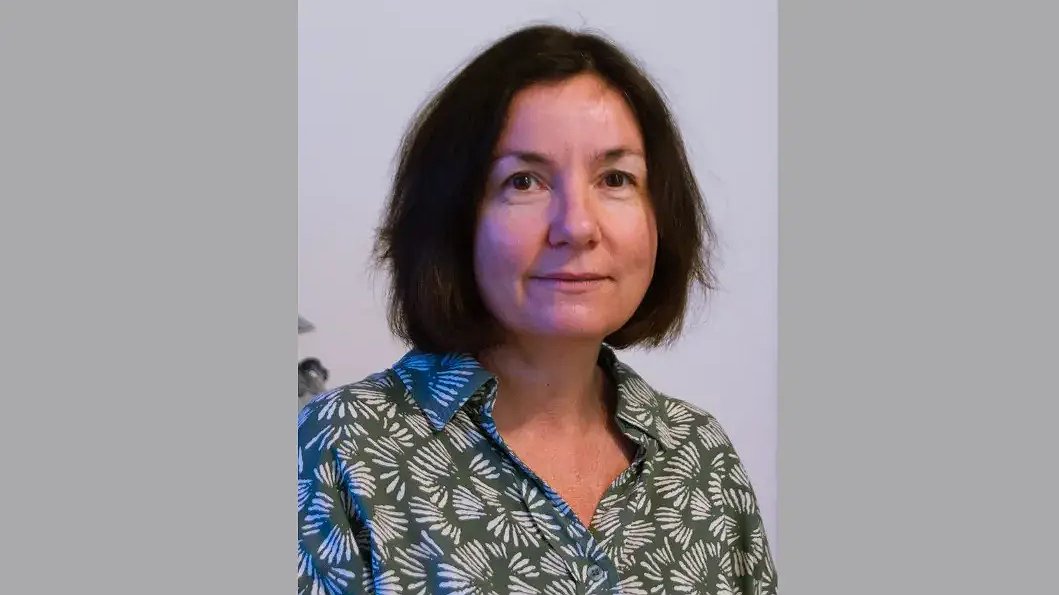 Illustration - Morgane Lachiver de Lutte ouvrière se présente à la mairie "pour faire entendre la voix des travailleurs" (extraits)