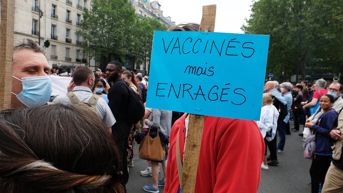 Illustration - les gouvernements aux ordres des trusts de la pharmacie